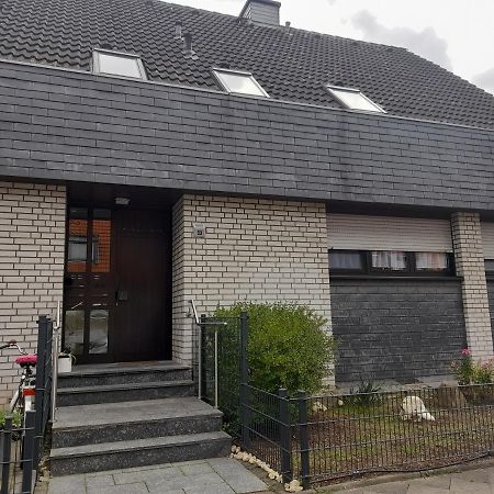 Messe Flughafen Apartment Dusseldorf Bagian luar foto