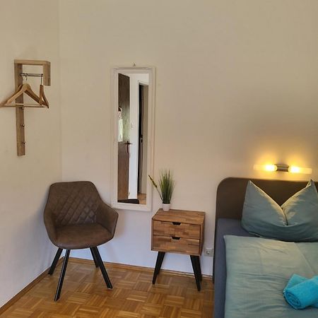 Messe Flughafen Apartment Dusseldorf Bagian luar foto